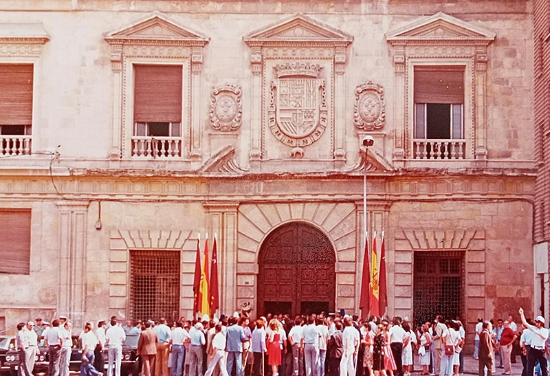 Entrada en vigor del Estatuto de Autonomía, Palacio de Almudí (Murcia). 10-7-1982.